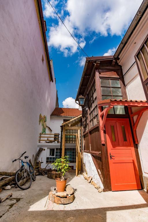 Mountain Tale Hostel Brasov Ngoại thất bức ảnh