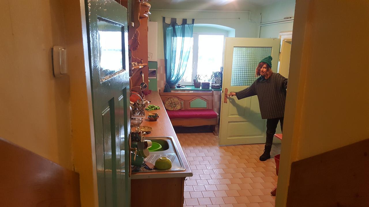 Mountain Tale Hostel Brasov Phòng bức ảnh