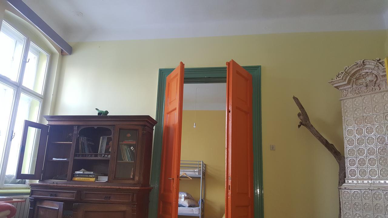 Mountain Tale Hostel Brasov Ngoại thất bức ảnh