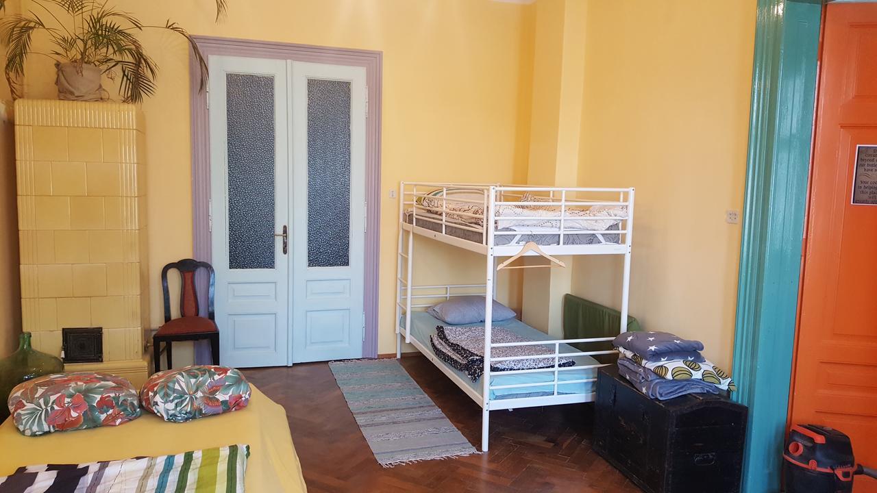 Mountain Tale Hostel Brasov Ngoại thất bức ảnh