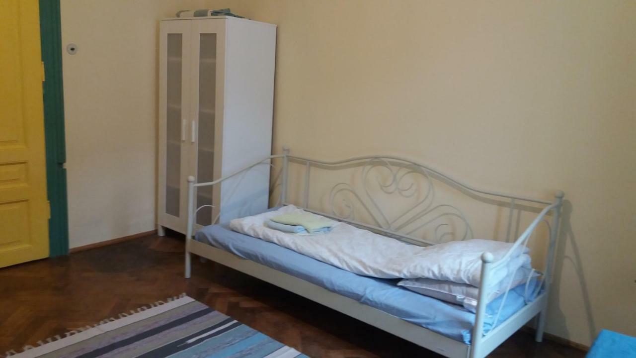 Mountain Tale Hostel Brasov Ngoại thất bức ảnh