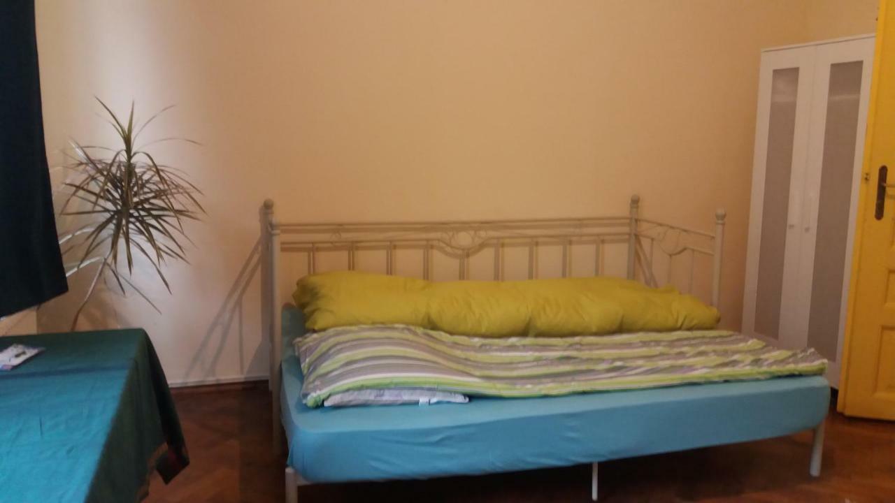 Mountain Tale Hostel Brasov Ngoại thất bức ảnh